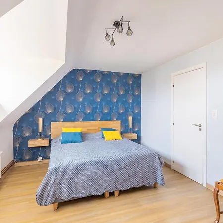 Vakantiehuis Charming With Sauna