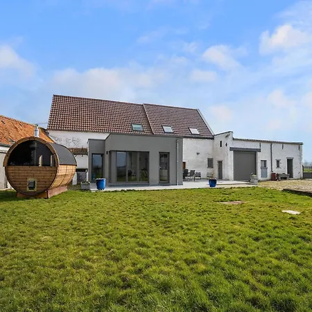 Tatil Evi Charming With Sauna