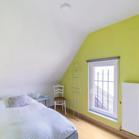 Vakantiehuis Charming With Sauna *