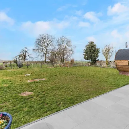 Charming With Sauna *